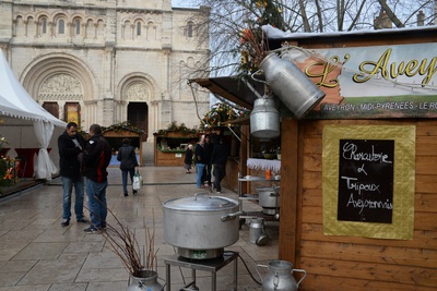 Mâcon : le marché des gourmandises installé place Saint-Pierre