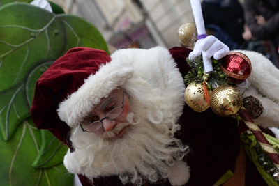 Mâcon : le Père Noël est passé par le centre-ville