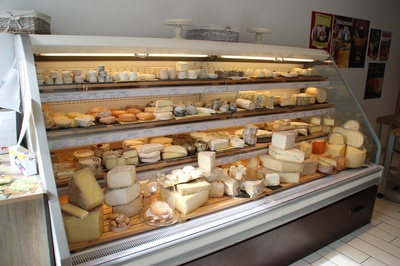 Mâcon : la fromagerie Saint-Pierre, comme sur un plateau…