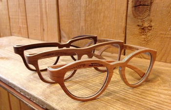 Mâcon : les lunettes en bois WooDone chez Optique Wolff 