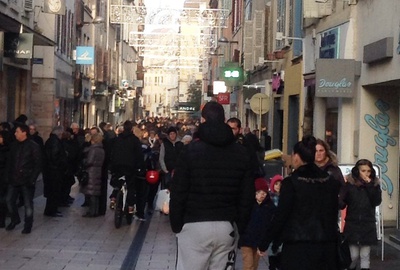 Mâcon : foule nombreuse et échassiers ce dimanche dans le centre-ville !