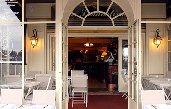 La terrasse du restaurant Le Lamartine à Mâcon