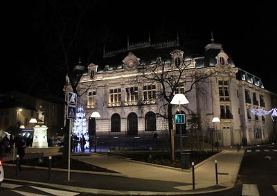 La "nouvelle" place Genevès  inaugurée