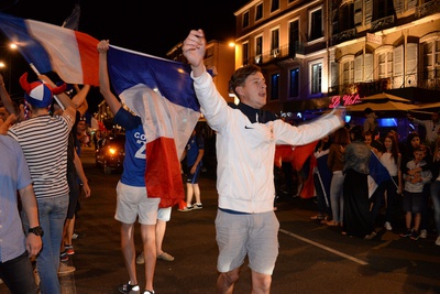 Euro 2016 : une ambiance de folie sur les quais 