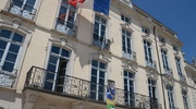 La Ville de Mâcon est derrière les Bleus et Antoine Griezmann. Et elle le fait savoir comme ici sur la façade de l'Hôtel de ville