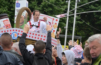 Ambiance de Tour de France à Mâcon (1)